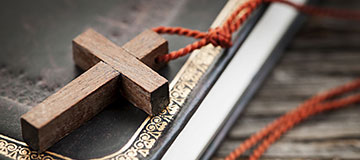 cross-wooden-table-bible-sm